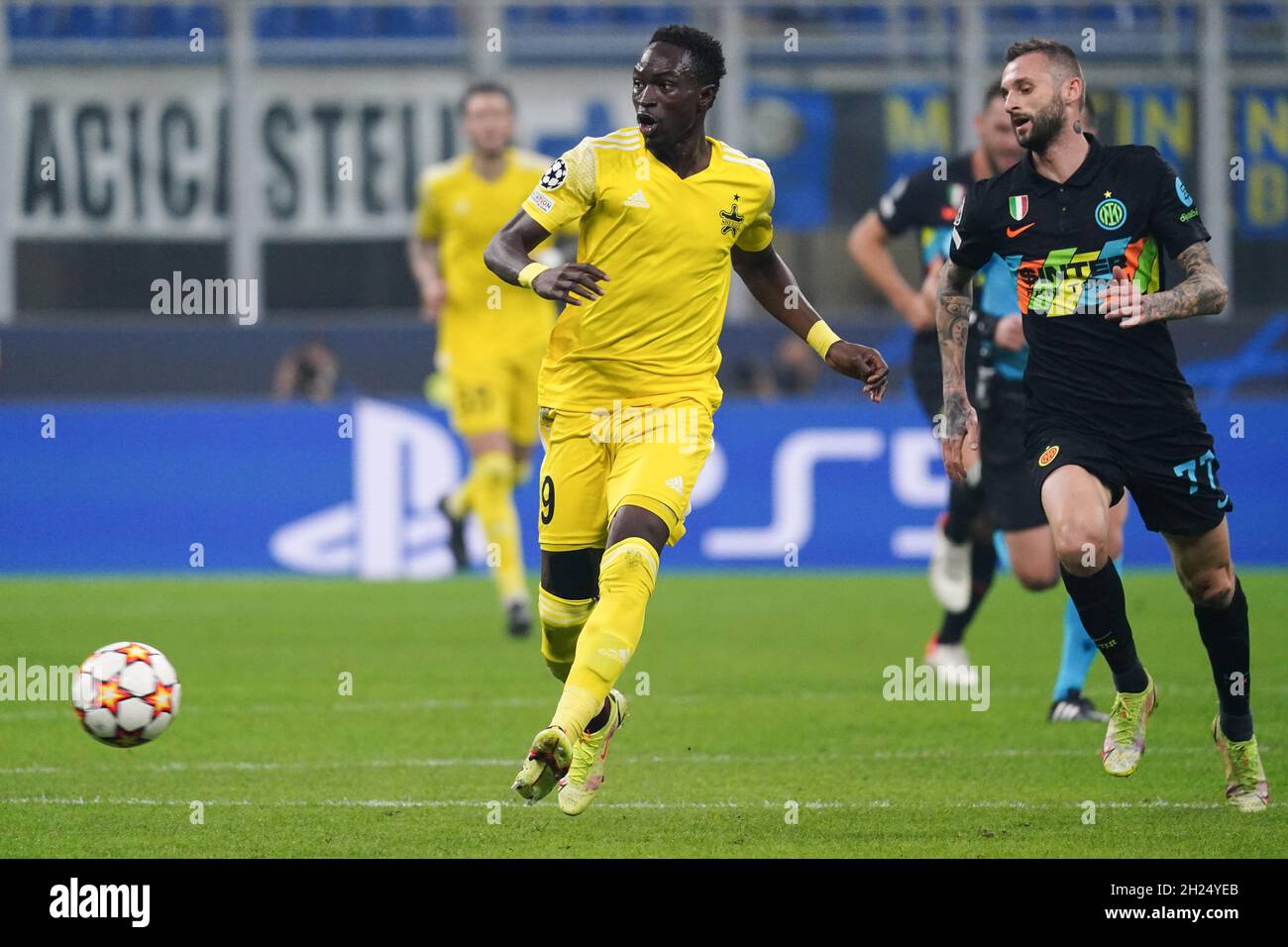 Milan, Italy. 19th Oct, 2021. Adama Traore (FC Sheriff Tiraspol) during Inter - FC Internazionale vs Sheriff Tiraspol, UEFA Champions League football match in Milan, Italy, October 19 2021 Credit: Independent Photo Agency/Alamy Live News Stock Photo