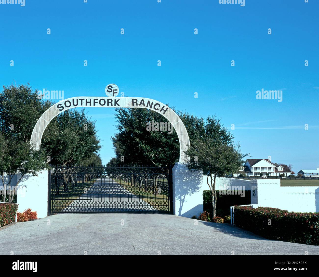 Entrance to Southfork Ranch (Setting of the TV programme Dalllas ...