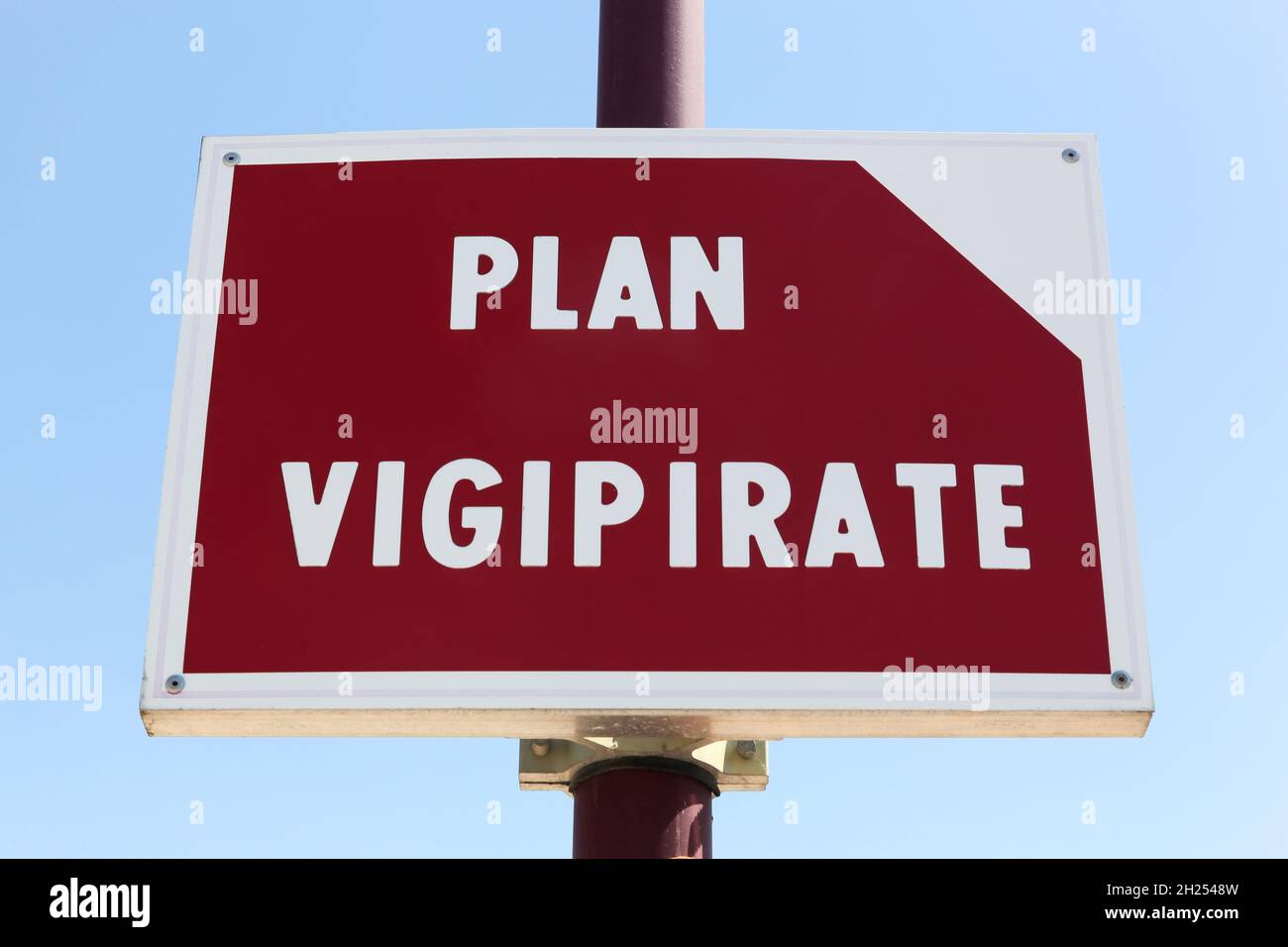 Plan vigipirate signboard on a pole. Plan vigipirate is the french national security alert system and against possible terrorist attacks Stock Photo