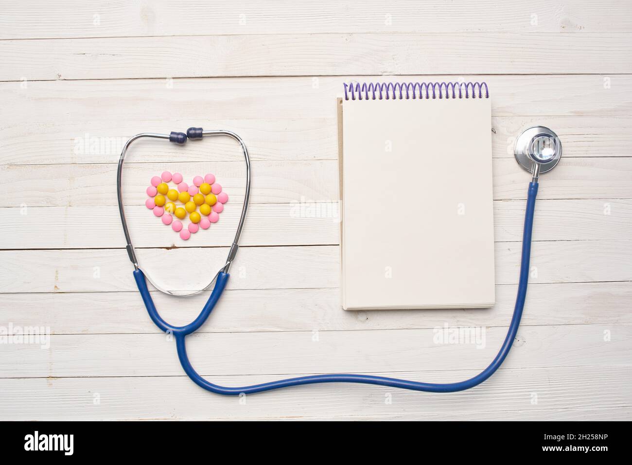 stethoscope notepad medicine pharmaceutical treatment Stock Photo - Alamy