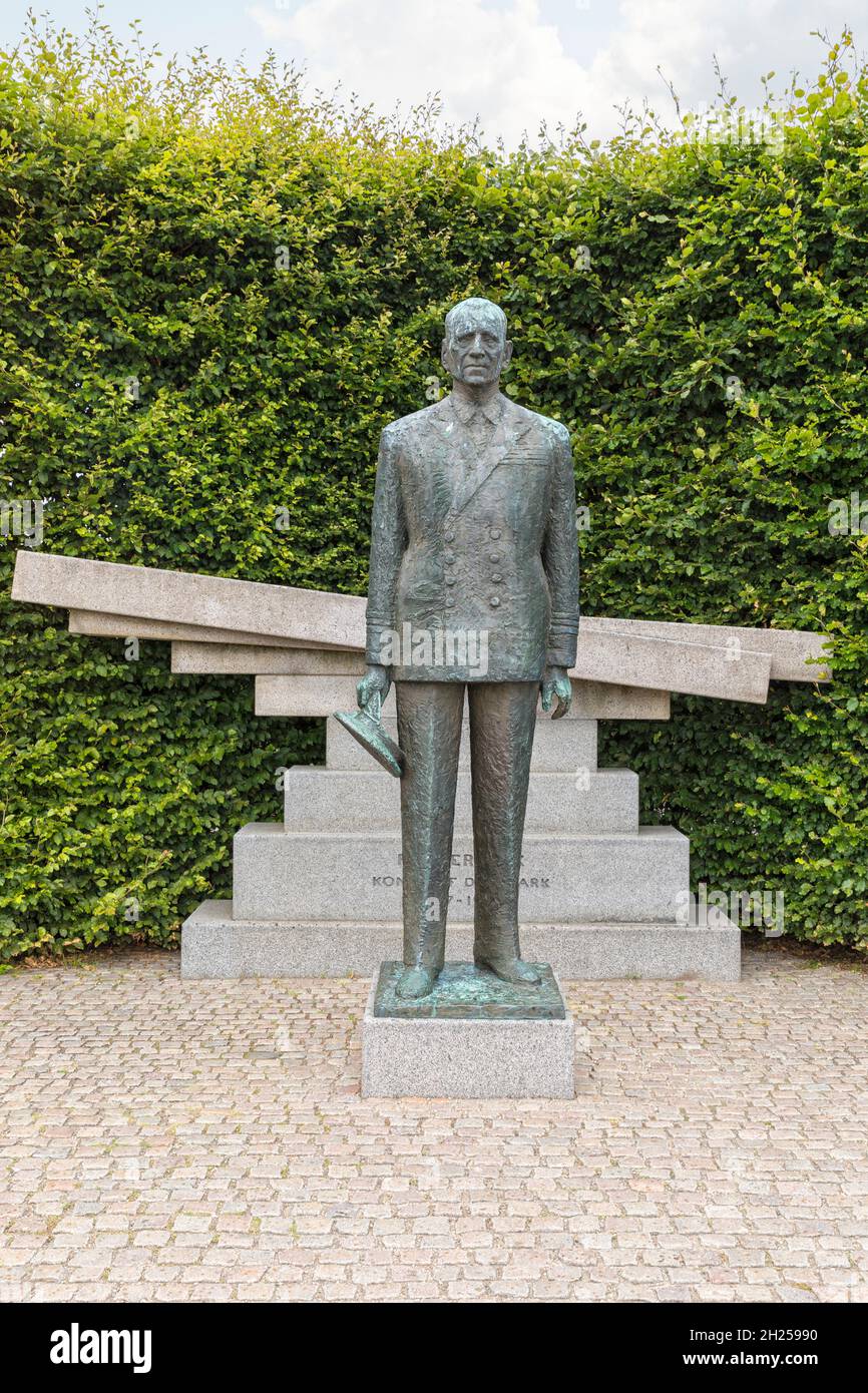 Statue of King Frederik IX by Danish sculptor Knud Nellemose at Langelinie promenade, Copenhagen, Denmark Stock Photo