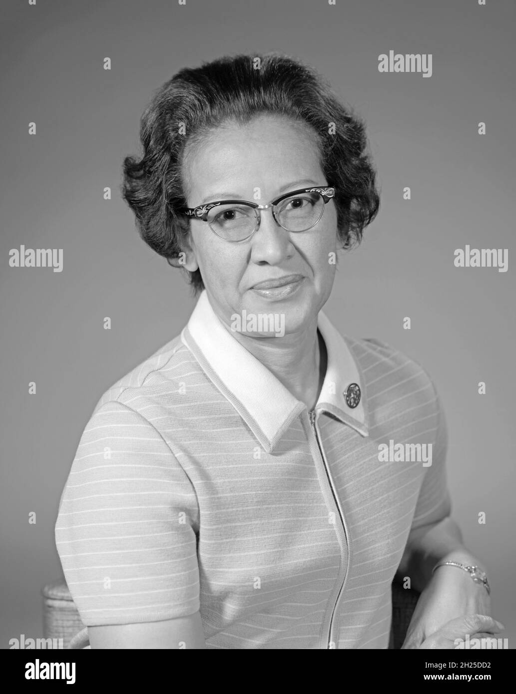 Portrait Katherine G. Johnson. Hall of Honor inductee 2017.  Langley Research Center NACA and NASA Hall of Honor. In recognition of contributions to the development of methodologies for analysis of manned mission (from Mercury to Apollo) and satellite (Echo) trajectories, and dynamic control of large space structures. Stock Photo