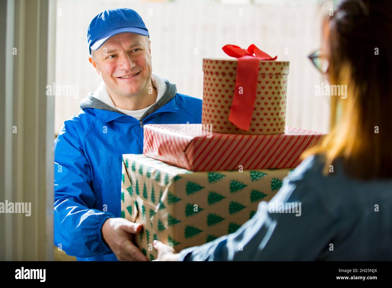 Christmas packages deliver hires stock photography and images Alamy