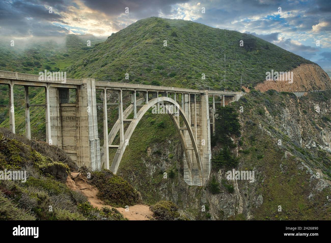 view-of-the-bixby-creek-bridge-or-bixby-canyon-bridge-on-the-big-sur