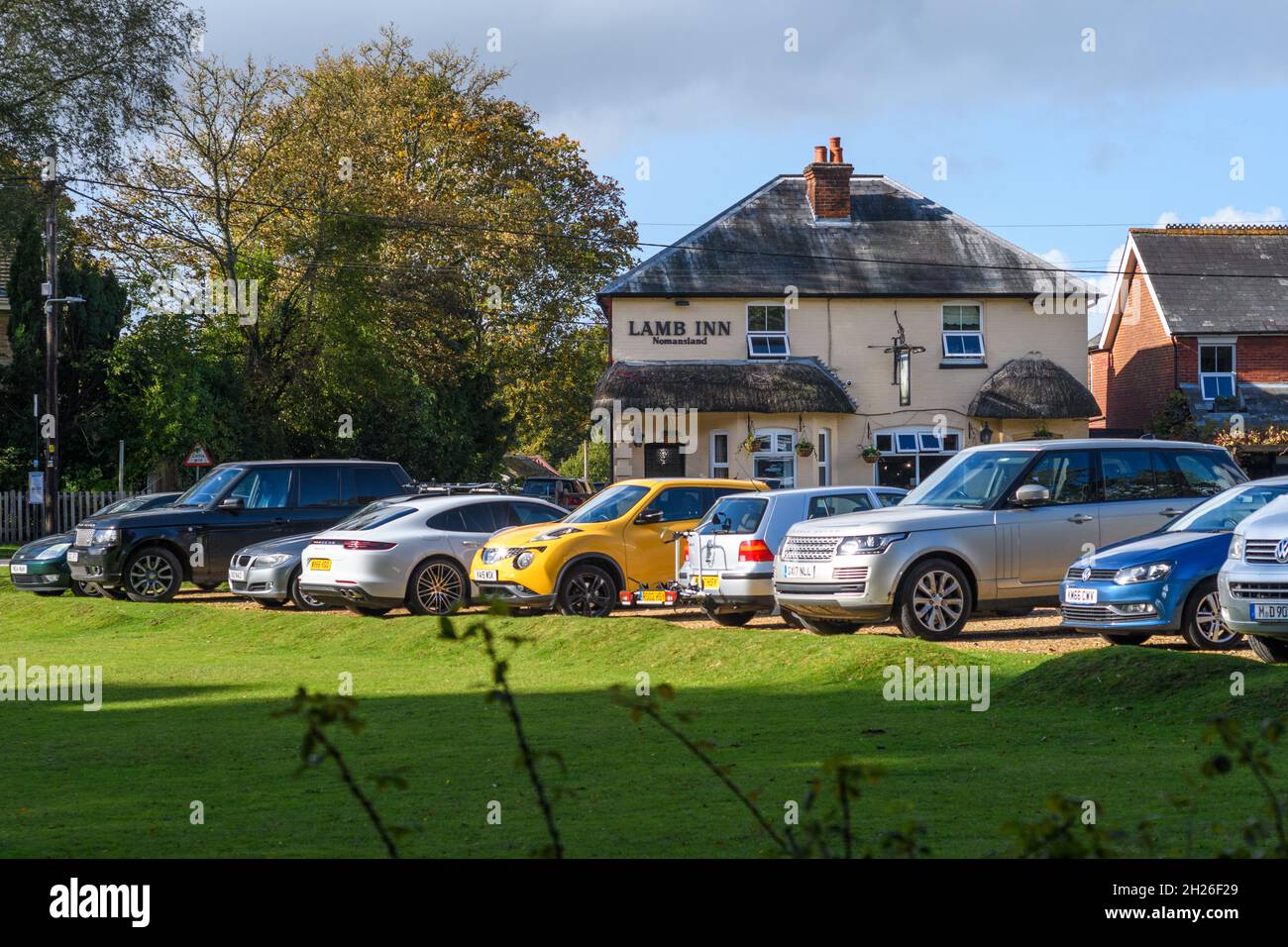 The Lamb pub, Nomansland, New Forest, Wiltshire, UK Stock Photo Alamy