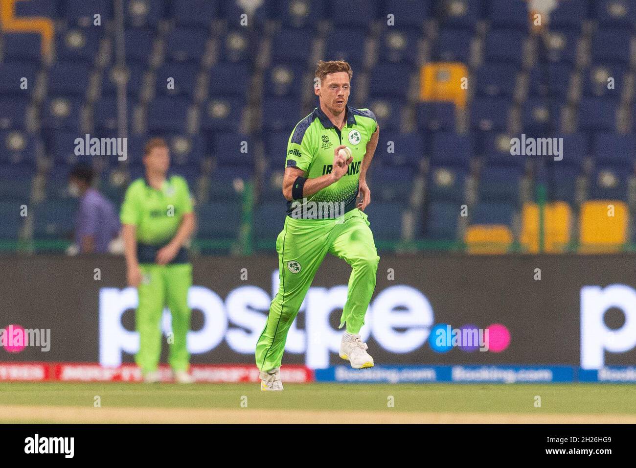 Craig Young of Ireland bowling during the ICC Mens T20 World Cup match between Sri Lanka and Ireland at Sheikh Zayed Stadium, Abu Dhabi, UAE on 20 October 2021. Photo by Grant Winter. Editorial use only, license required for commercial use. No use in betting, games or a single club/league/player publications. Credit: UK Sports Pics Ltd/Alamy Live News Stock Photo