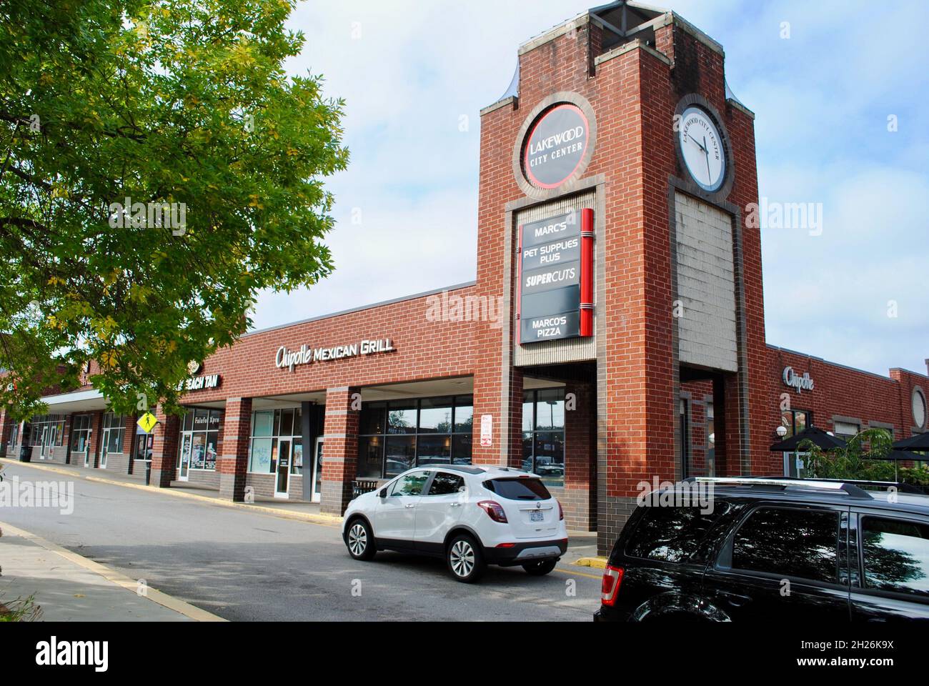 Lakewood, Ohio, city center Stock Photo Alamy