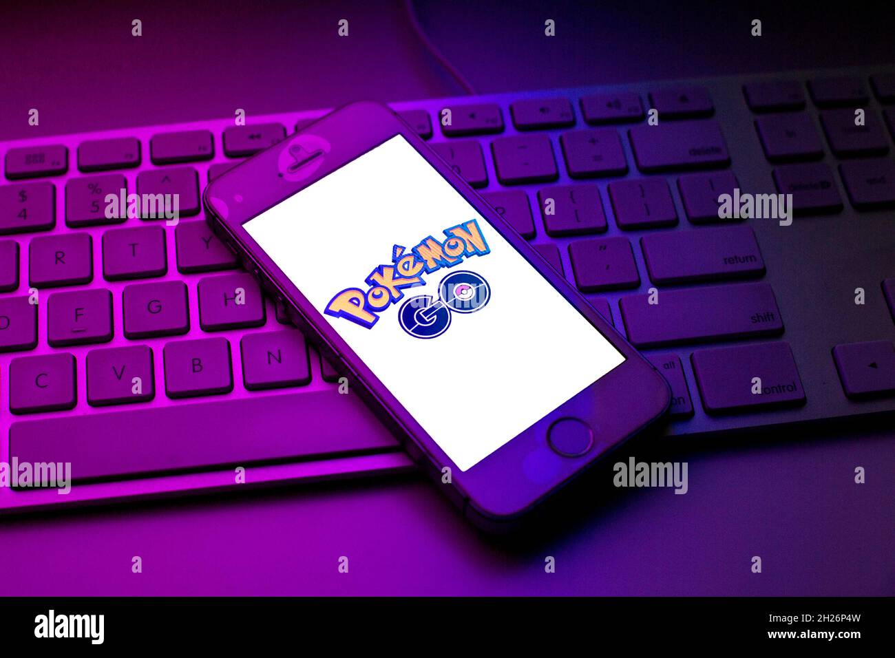 Assam, india - 11 de octubre de 2020 : logotipo de Pokemon go en pantalla  del teléfono imagen de stock Fotografía de stock - Alamy