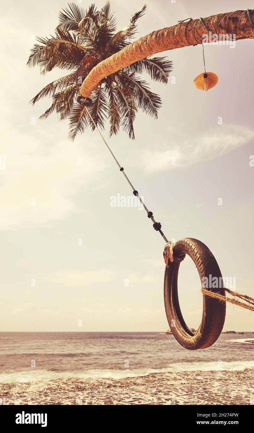 Swing tree rope memories hi-res stock photography and images - Alamy