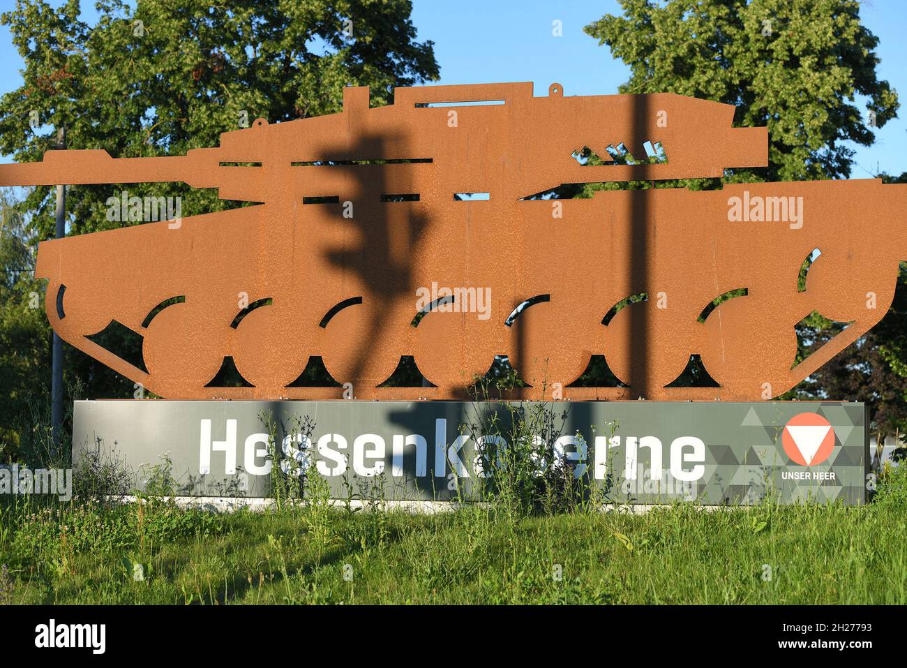 Hessenkaserne Wels - Panzerattrappe - Bundesheer - Hessenkaserne Wels - dummy tank - armed forces Stock Photo