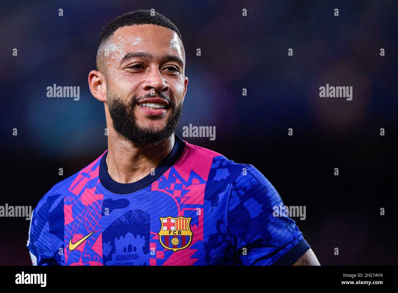 Memphis depay barcelona hi-res stock photography and images - Alamy