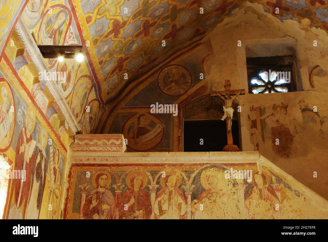 Bominaco (AQ) Abruzzo -  The precious frescoes of the Oratory of San Pellegrino Stock Photo