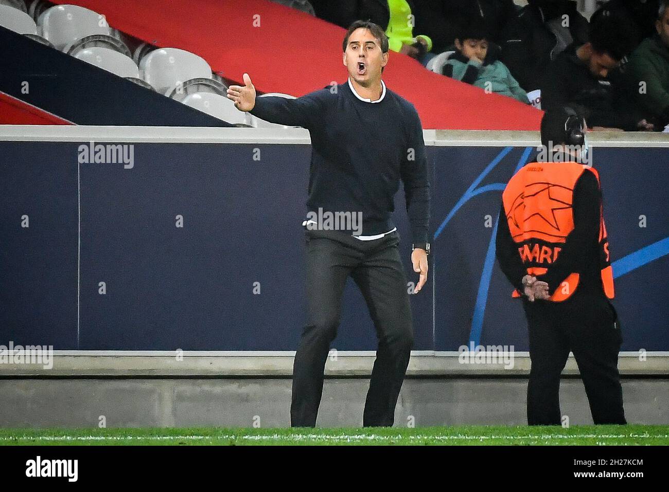 Lille, France, 20/10/2021, Julen LOPETEGUI of Sevilla FC during the UEFA Champions League, Group G football match between LOSC Lille and Sevilla FC on October 20, 2021 at Pierre Mauroy stadium in Villeneuve-d'Ascq near Lille, France - Photo Matthieu Mirville / DPPI Stock Photo