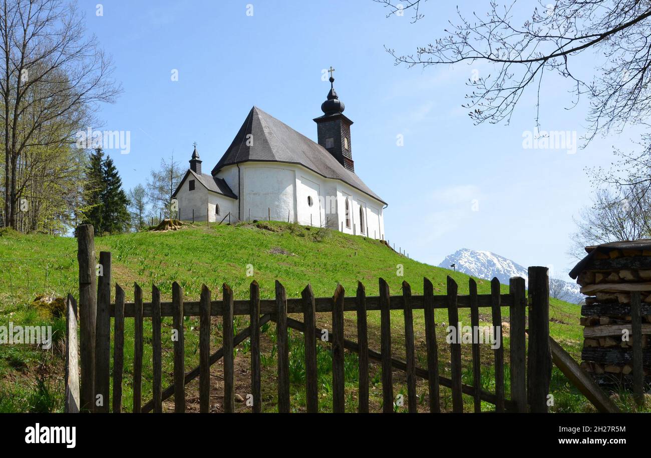 Kalvarienberg-Kirche in Windischgarsten im Frühljahr (Bez. Kirchdorf, OÖ) Stock Photo
