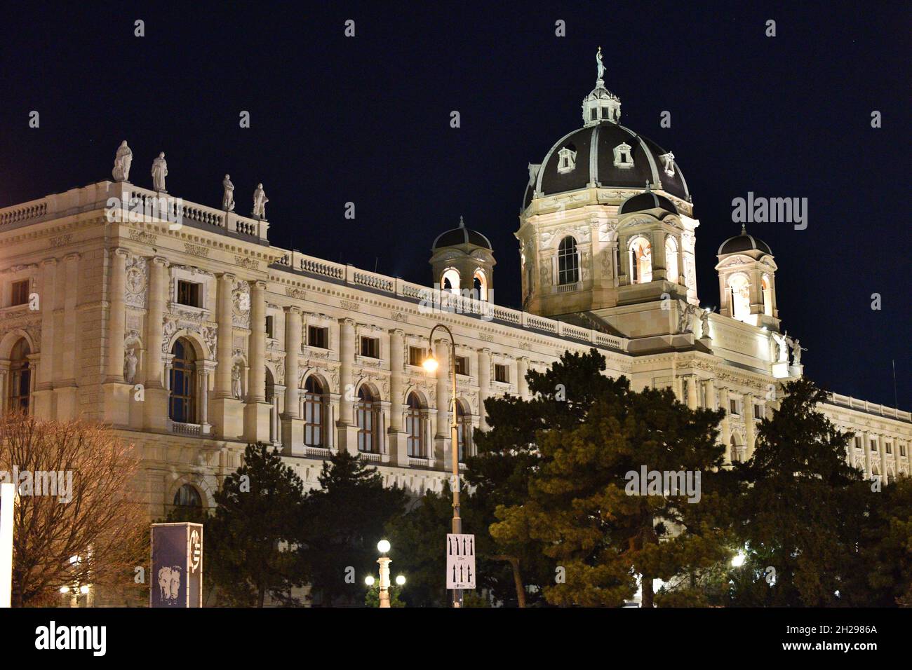 Das Naturhistorische Museum in Wien (NHM) zählt mit rund 30 Millionen Sammlungsobjekten zu den bedeutendsten Naturmuseen der Welt und ist eines der gr Stock Photo