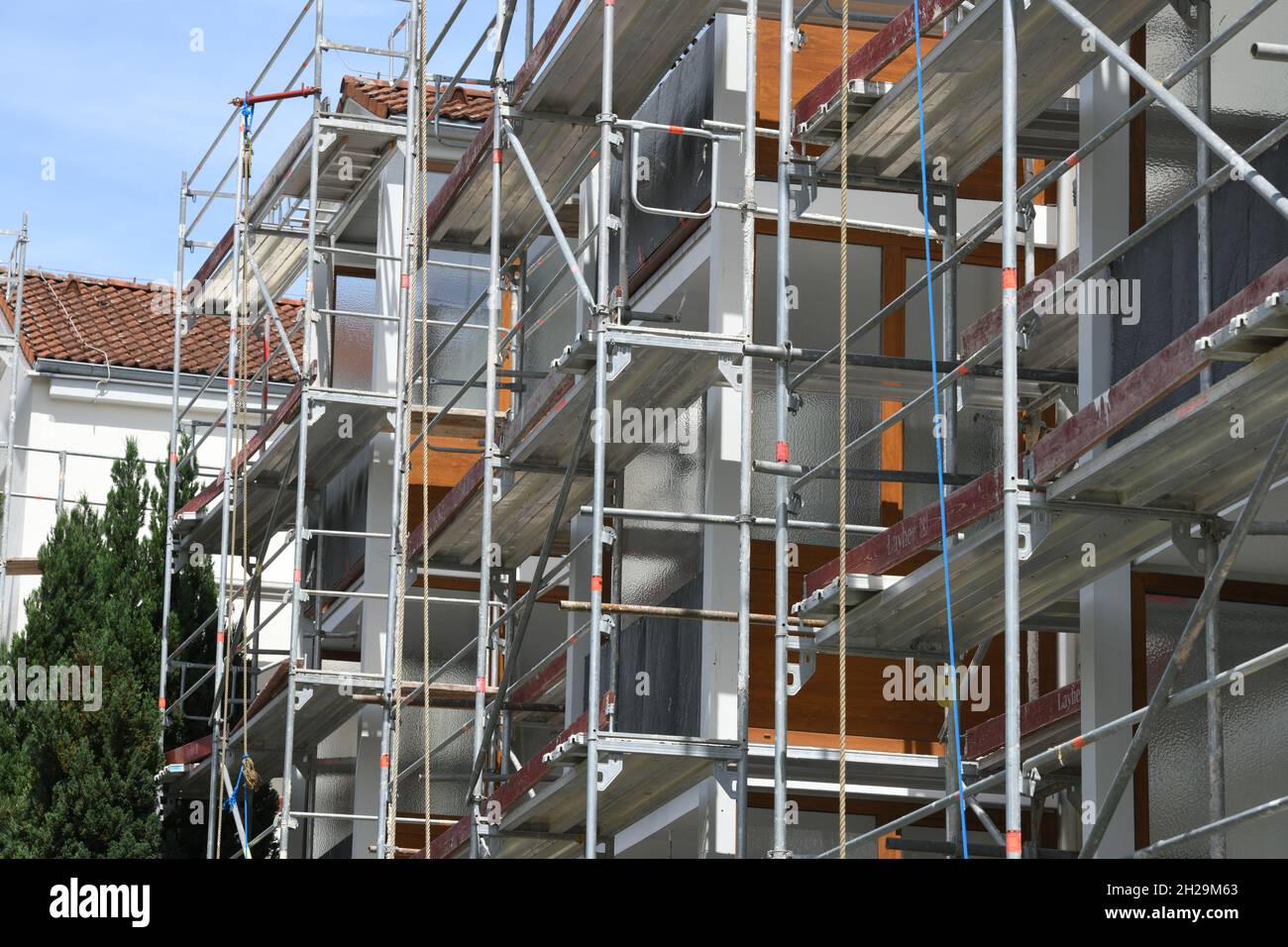 Thermische Sanierung eines Wohngebäudes in Österreich, Europa - Thermal renovation of a residential building in Austria, Europe Stock Photo