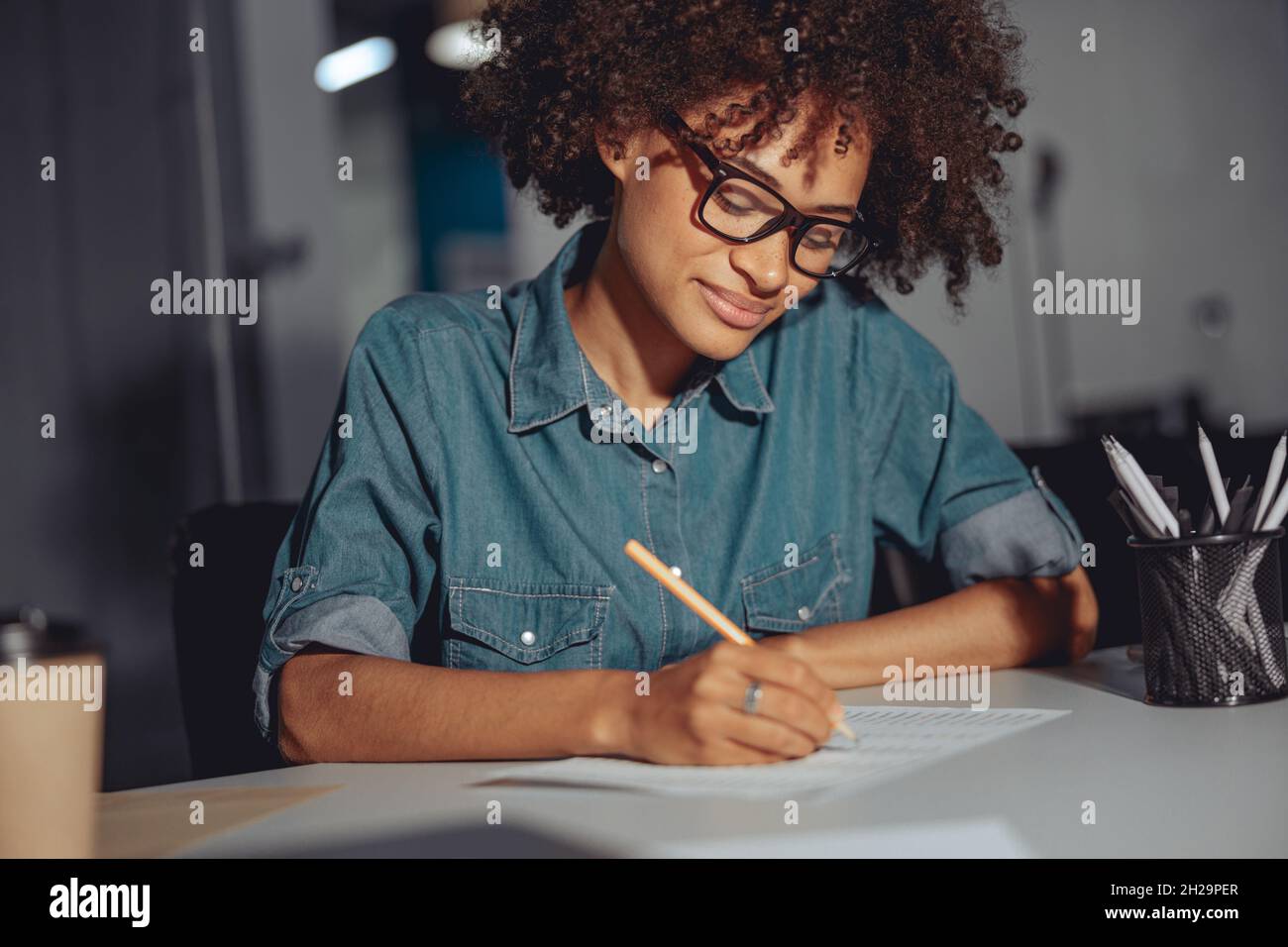 Positive afro american woman in hi-res stock photography and images - Alamy