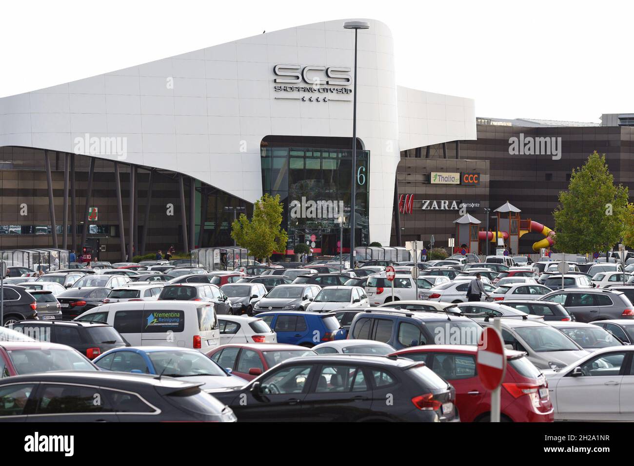 Das Einkaufszentrum SCS im Süden von Wien, eines der größten in Europa The shopping center SCS