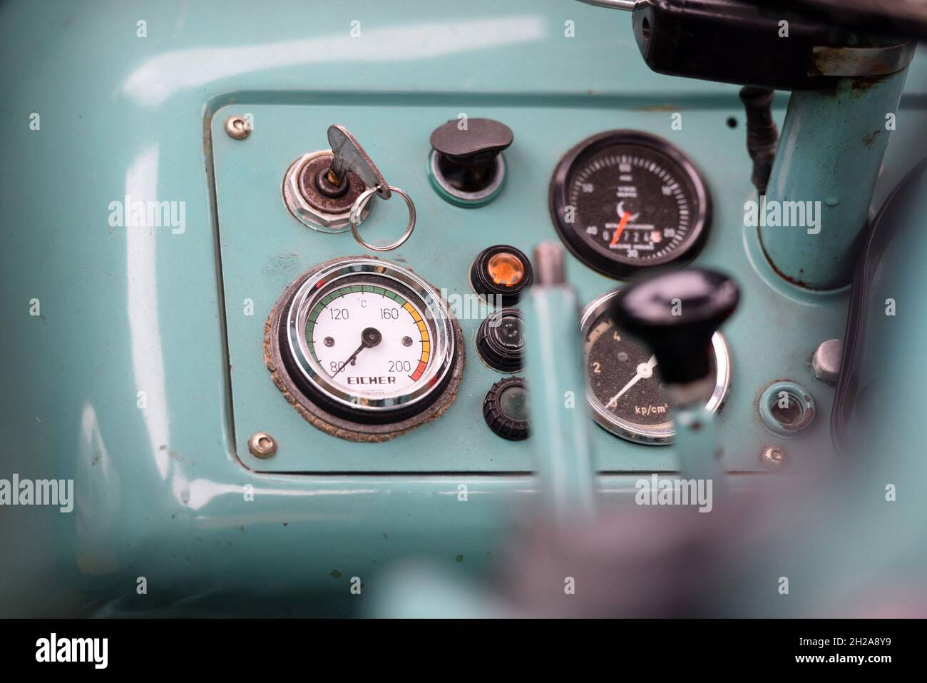 Oldtimer-Traktor-Treffen in Desselbrunn (Bezirk Vöcklabruck, Oberösterreich) - hier sind jedes Jahr im Sommer weit über 100 alte Traktoren zu bewunder Stock Photo