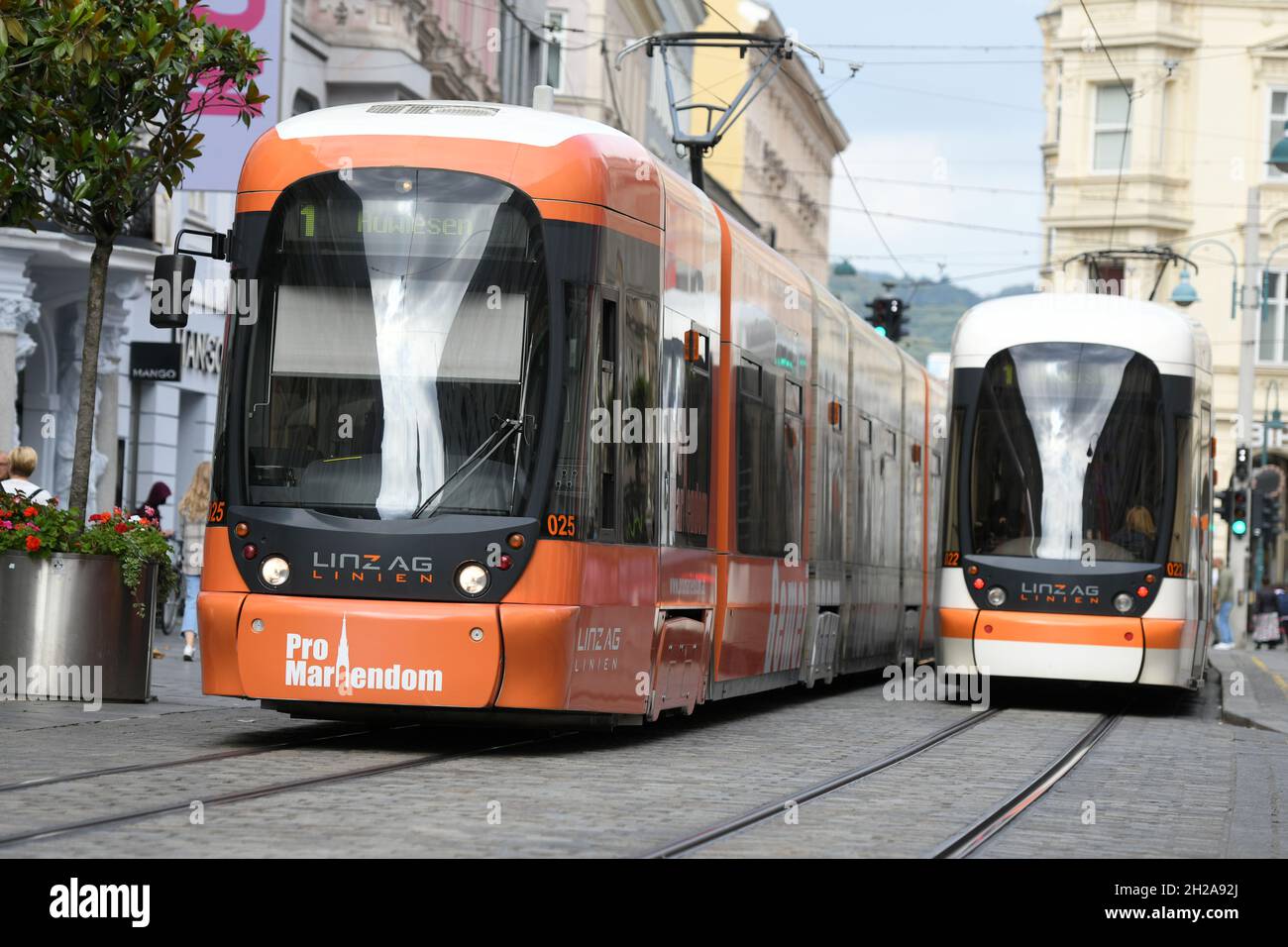 Straßenbahn in der Landstraße in Linz, Österreich, Europa - Tram in the ...