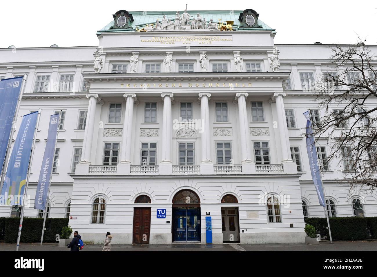 Die Technische Universität Wien (TU Wien) ist Österreichs größte naturwissenschaftlich-technische Forschungs- und Bildungseinrichtung. - The Vienna Un Stock Photo