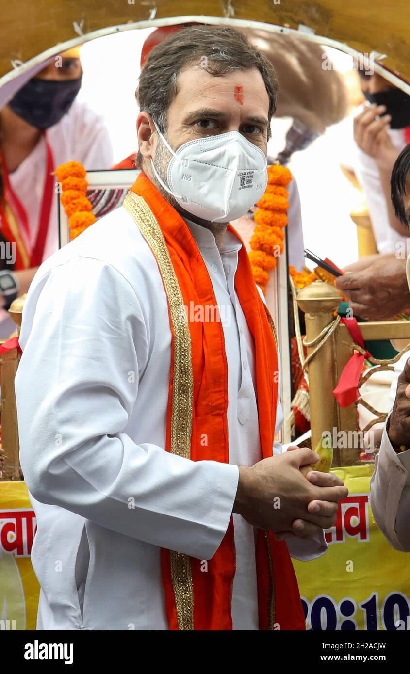 New Delhi, India. 20th Oct, 2021. Congress leader Rahul Gandhi seen during the flag-off ceremony of Shobha Yatra on the occasion of Maharishi Valmiki Jayanti, at All India Congress Committee headquarter. Valmiki Jayanti, is an annual Indian festival celebrated in particular by the Balmiki religious group, to commemorate the birth of the ancient Indian poet and philosopher Valmiki. Credit: SOPA Images Limited/Alamy Live News Stock Photo