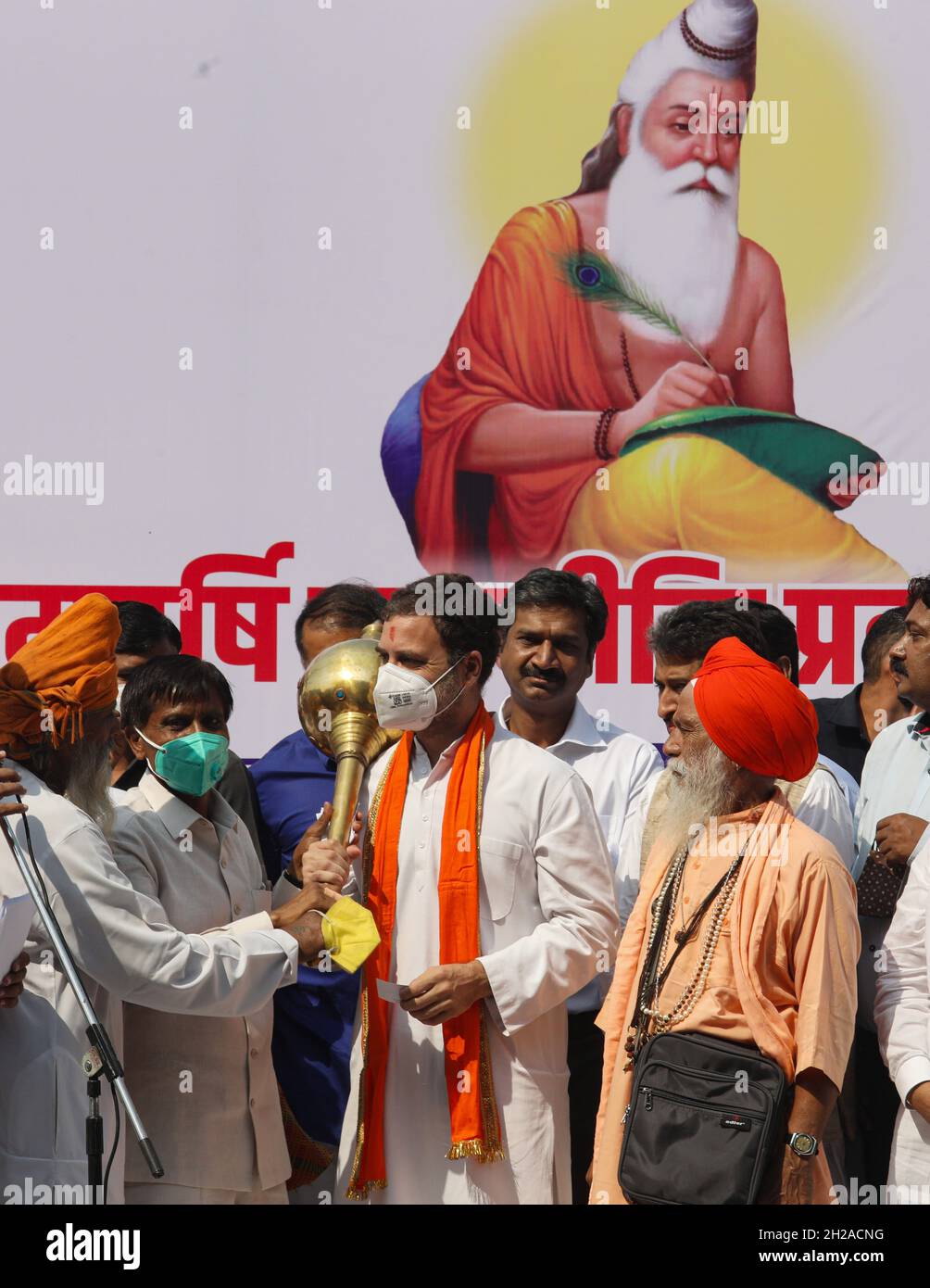 New Delhi, India. 20th Oct, 2021. Congress leader Rahul Gandhi felicitated during the flag-off ceremony of Shobha Yatra on the occasion of Maharishi Valmiki Jayanti, at All India Congress Committee headquarter. Valmiki Jayanti, is an annual Indian festival celebrated in particular by the Balmiki religious group, to commemorate the birth of the ancient Indian poet and philosopher Valmiki. Credit: SOPA Images Limited/Alamy Live News Stock Photo