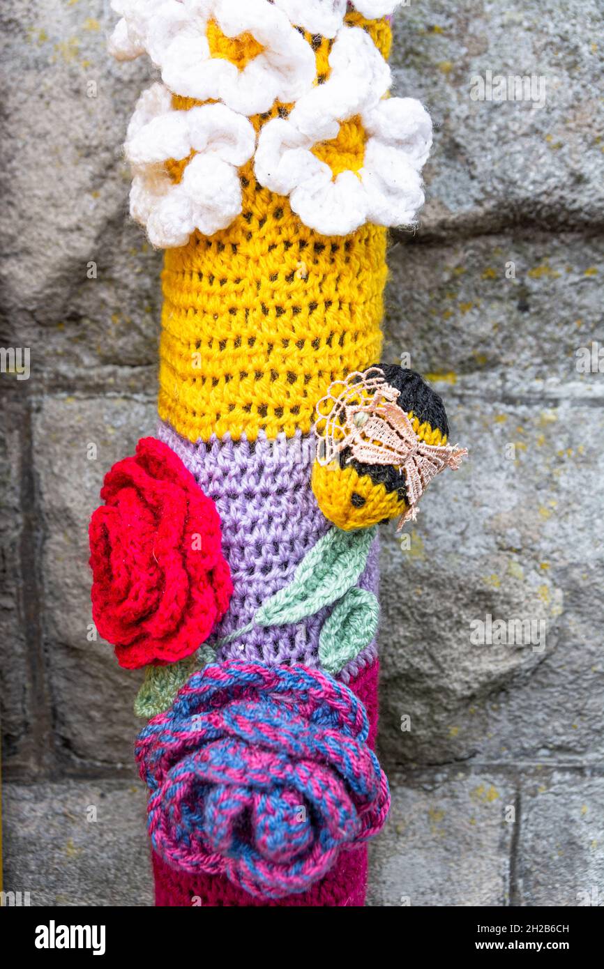 Yarn bombing in Hawes Stock Photo Alamy