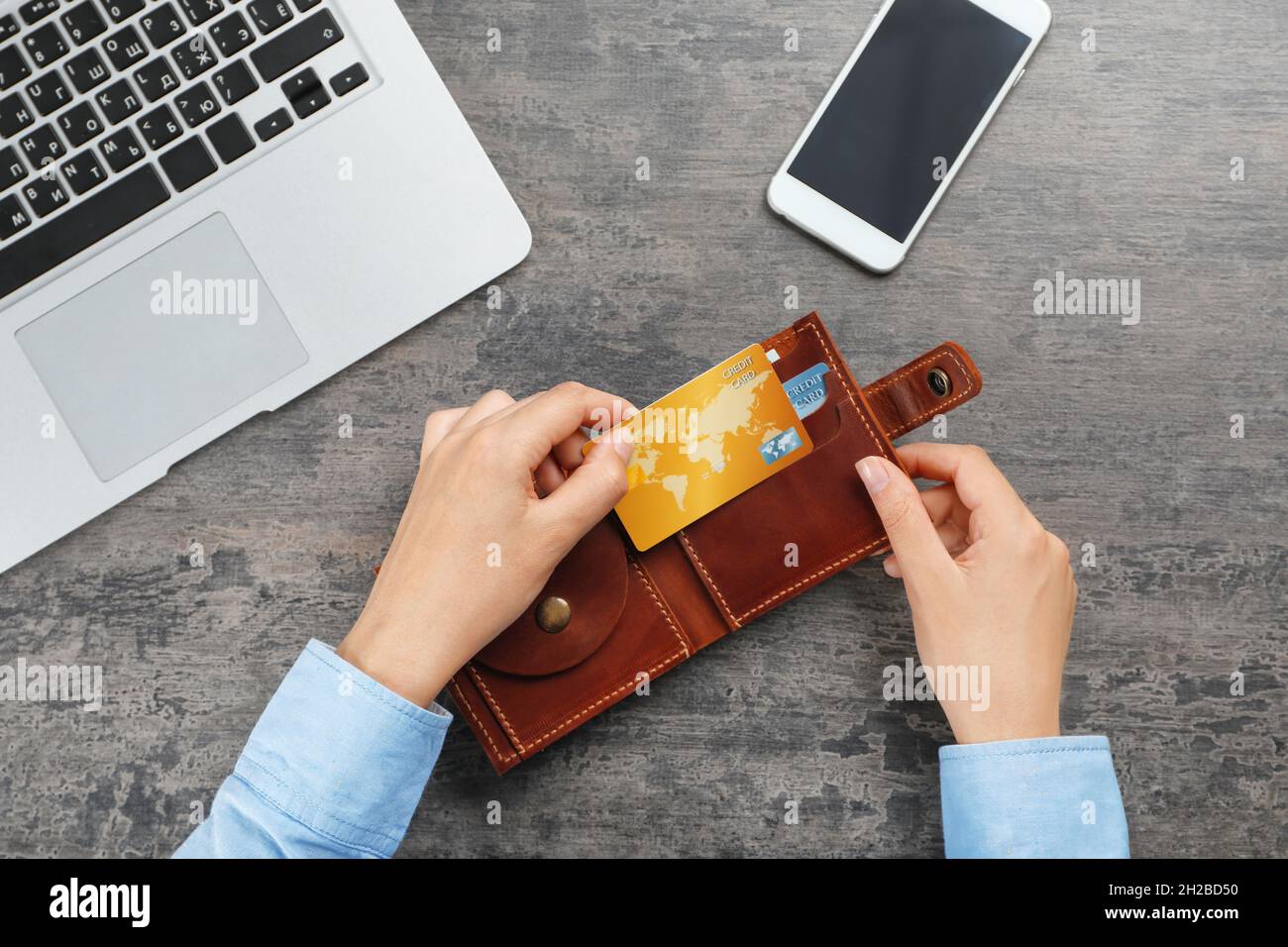 The 10 Best Credit Card Holders for Women