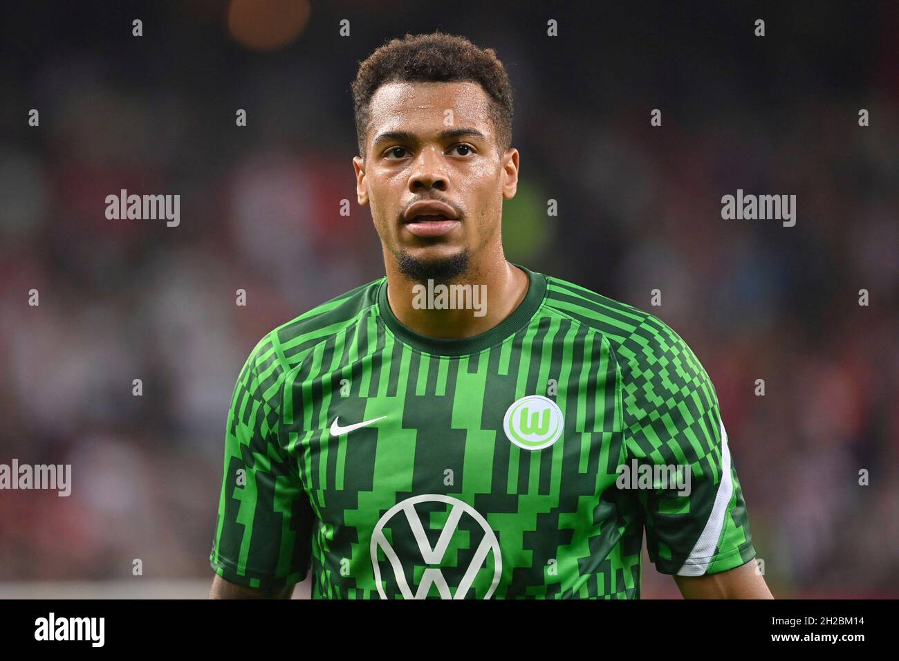 Lukas NMECHA (VFL Wolfsburg), action, single image, trimmed single motif,  half figure, half figure. FC Salzburg -