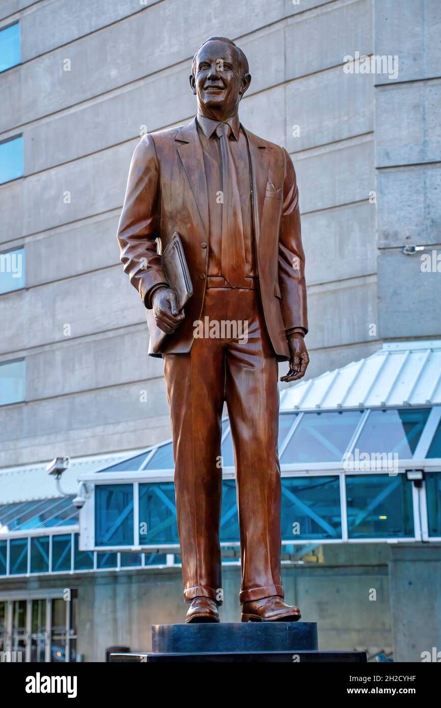 Ted Rogers Statue in Toronto Canada Stock Photo Alamy