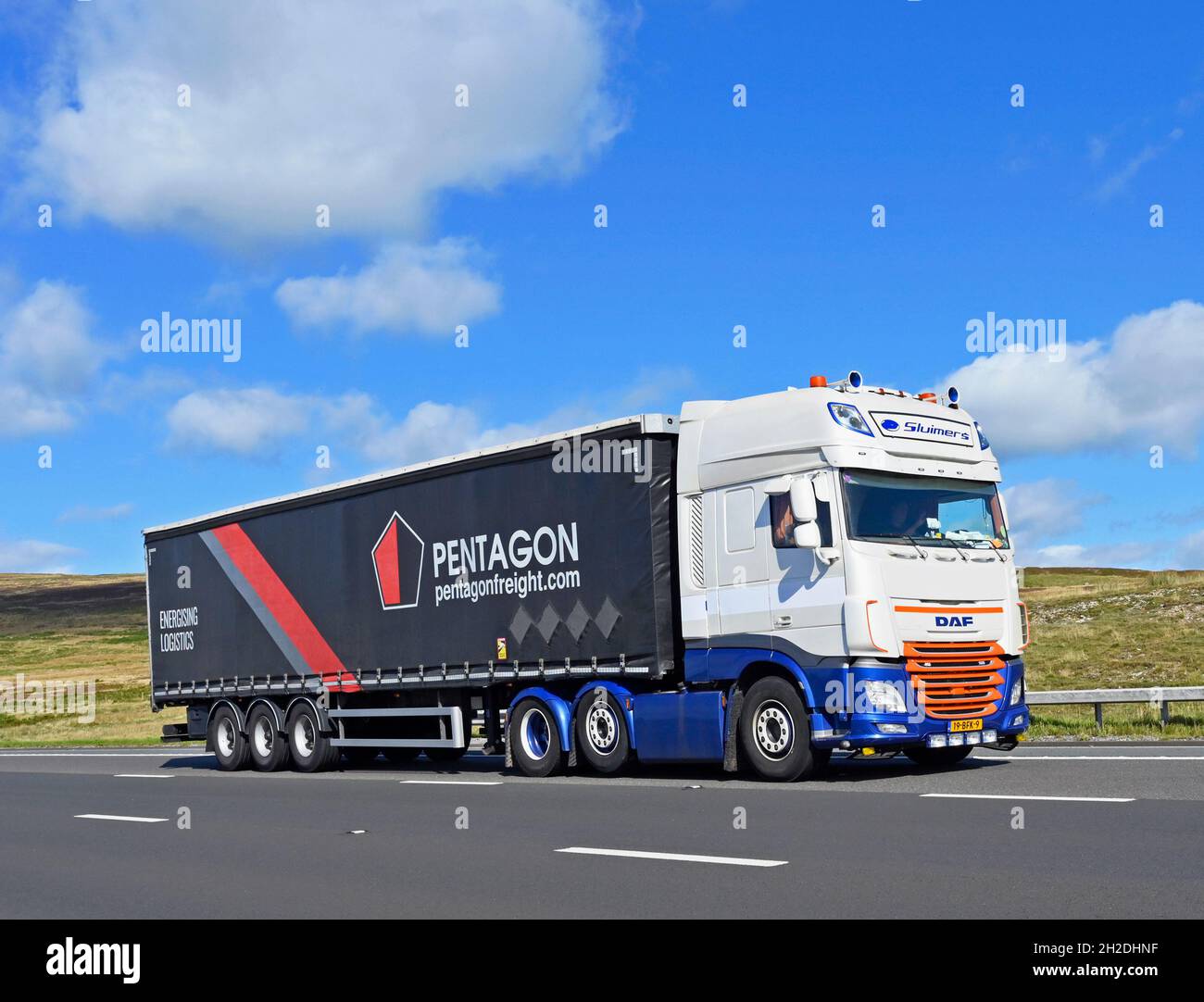 HGV. Pentagon Freight Services. M6 Motorway, Southbound. Shap, Cumbria, England, United Kingdom, Europe. Stock Photo