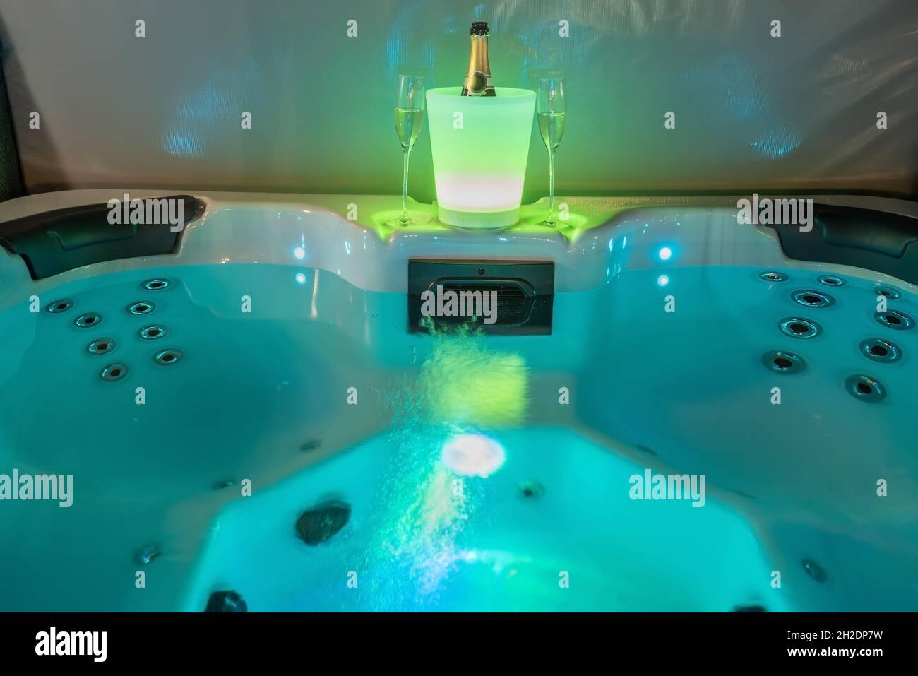 Relax romantic dinner with champagne in a luxury Jacuzzi bath for