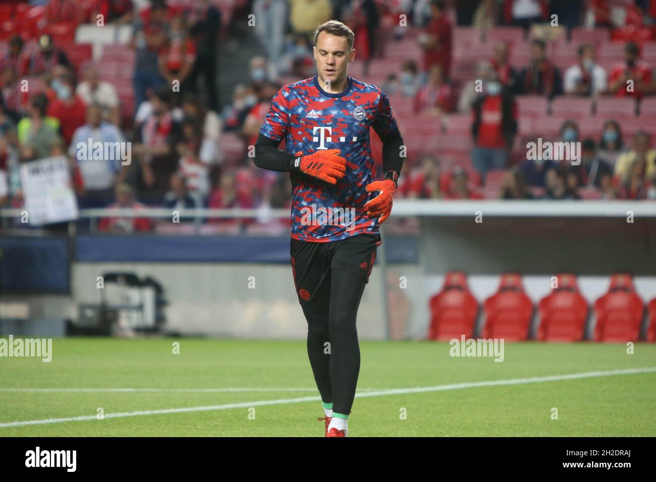 Manuel Neuer of Bayern Munich warms up during the UEFA Champions League, Group E football match between SL Benfica and Bayern Munich on October 20, 2021 at Estadio da Luz in Lisbon, Portugal - Photo Laurent Lairys / DPPI Stock Photo