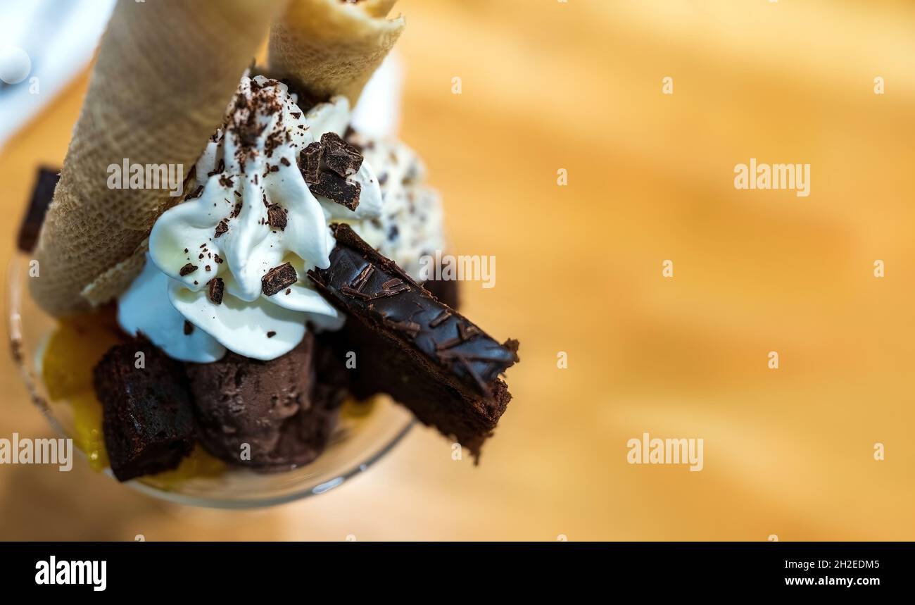 Dessert from Ice Cream and cookies in English