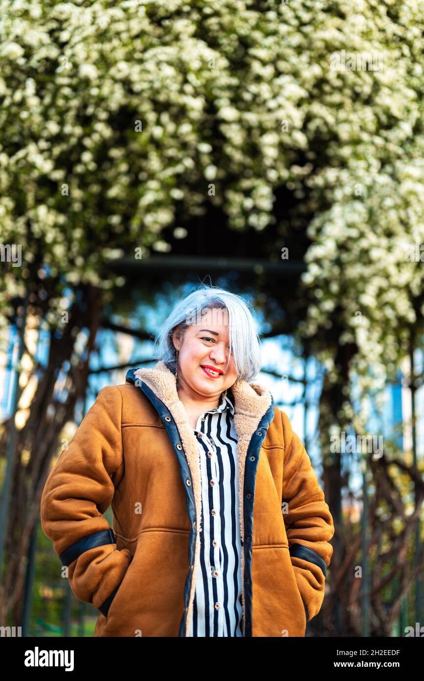 Outdoor portrait mature woman hi-res stock photography and images - Alamy