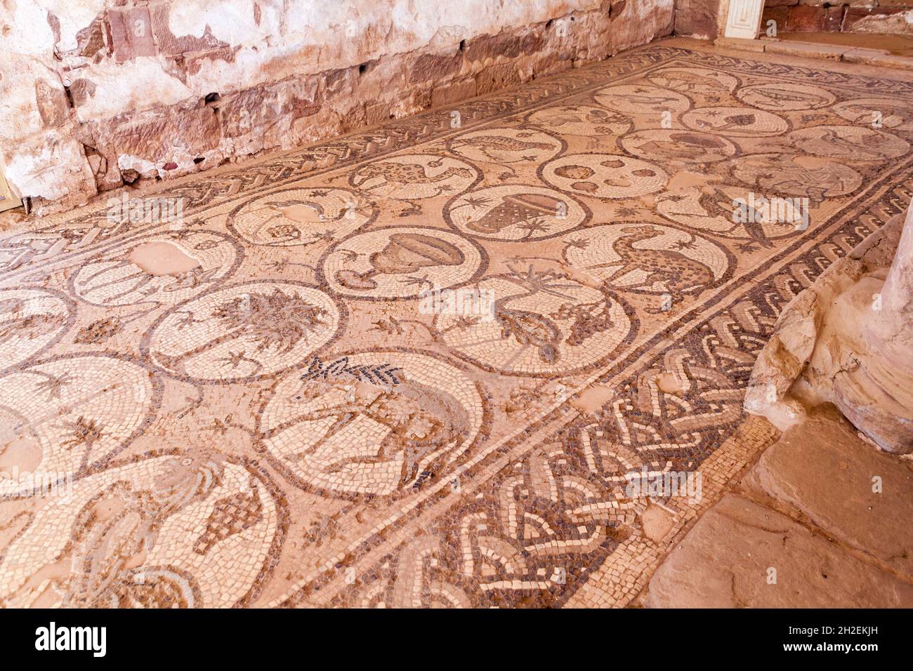 Mosaic tiles roman ancient byzantine hi-res stock photography and ...