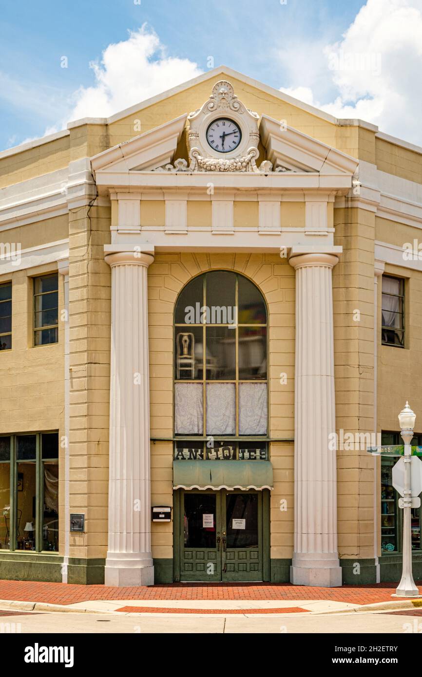Main Street Antiques, Lee County Bank Building, Main Street, Fort Myers,  Florida Stock Photo - Alamy