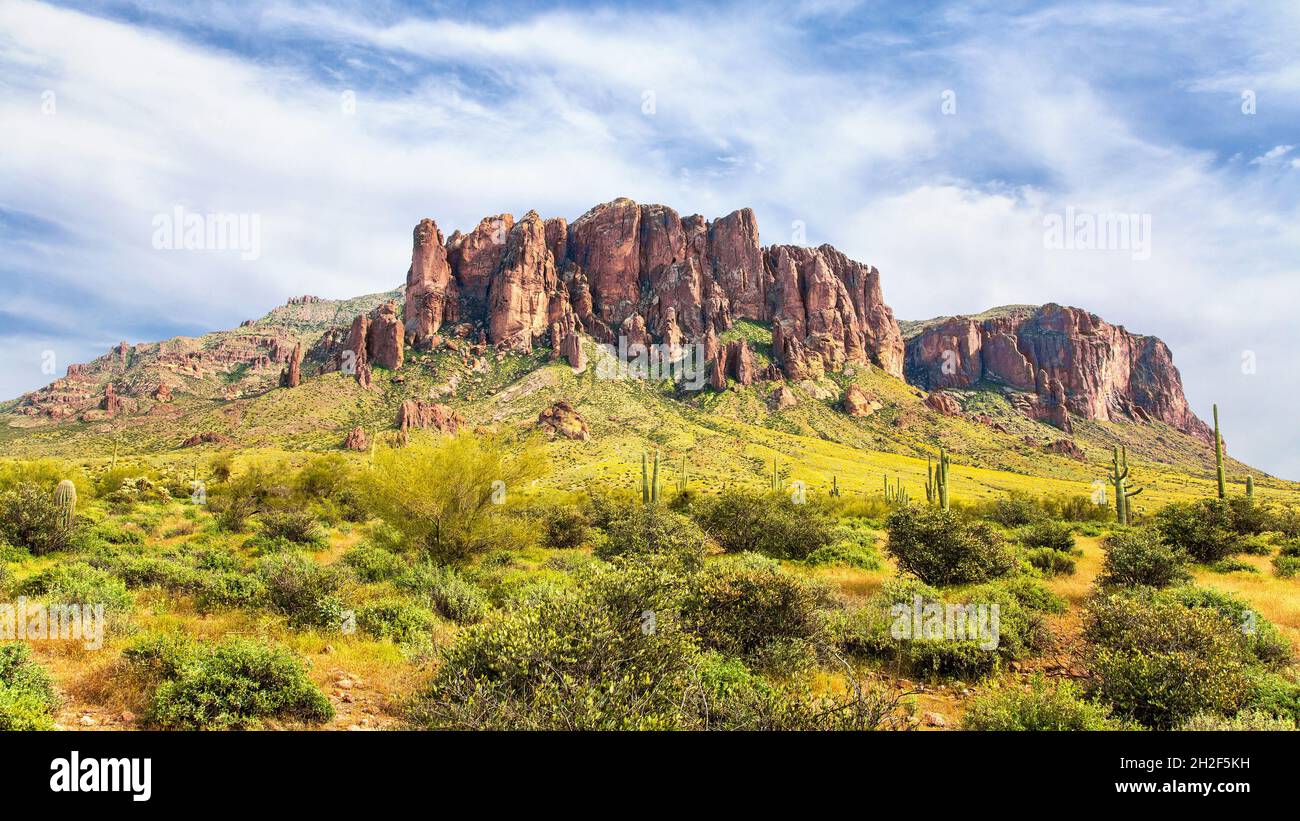 Superstition mountains treasure hires stock photography and images Alamy