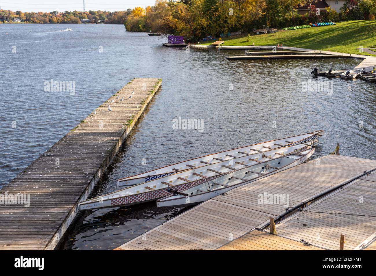 Ottawa, Canada - October 11, 2021: Rideau canoe club and Ottawa river on a sunny autumn day Stock Photo