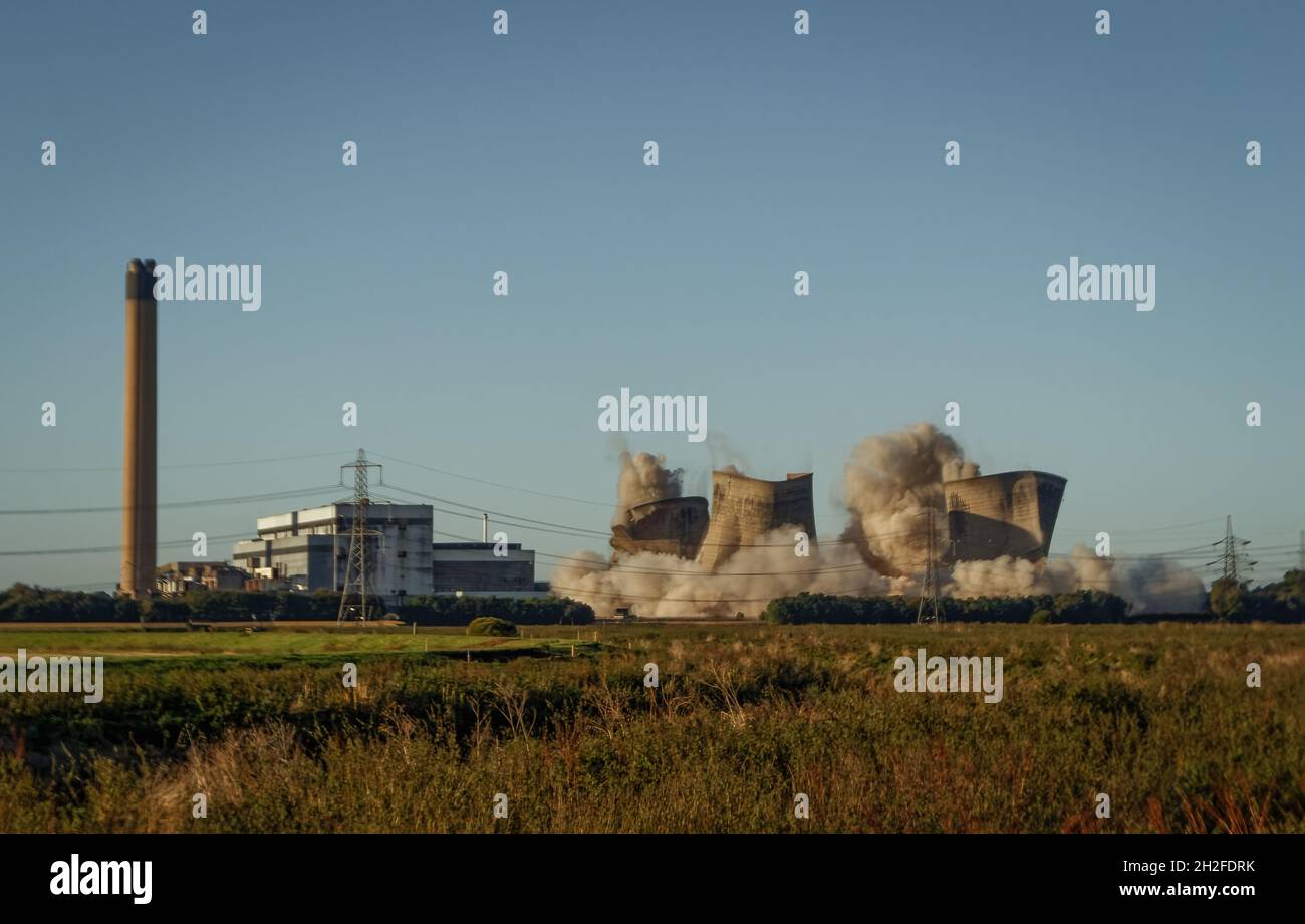 Demolition of the Last Four Eggborough Power Station's Cooling Towers Stock Photo