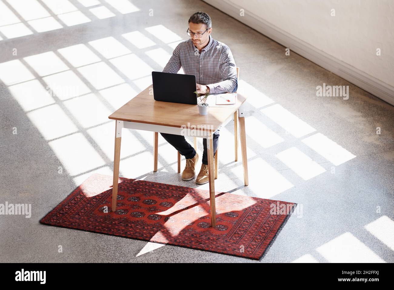Diligent worker hires stock photography and images Alamy
