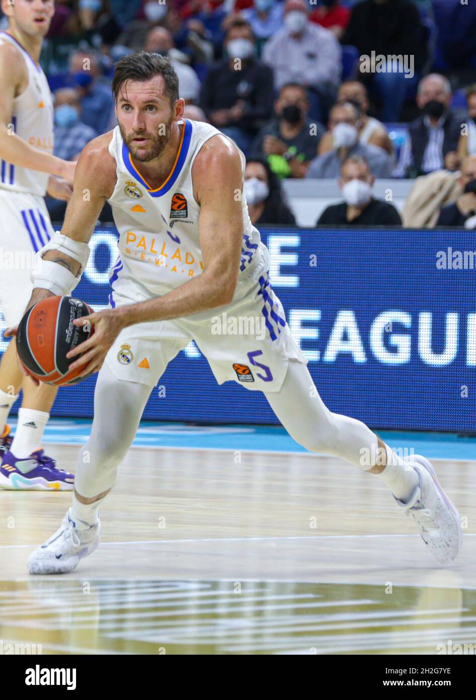 Wizink Center. 15th Oct, 2021. Madrid, Spain; Turkish Airlines Euroleague  Basketball, Real Madrid versus Fenerbahce Beko