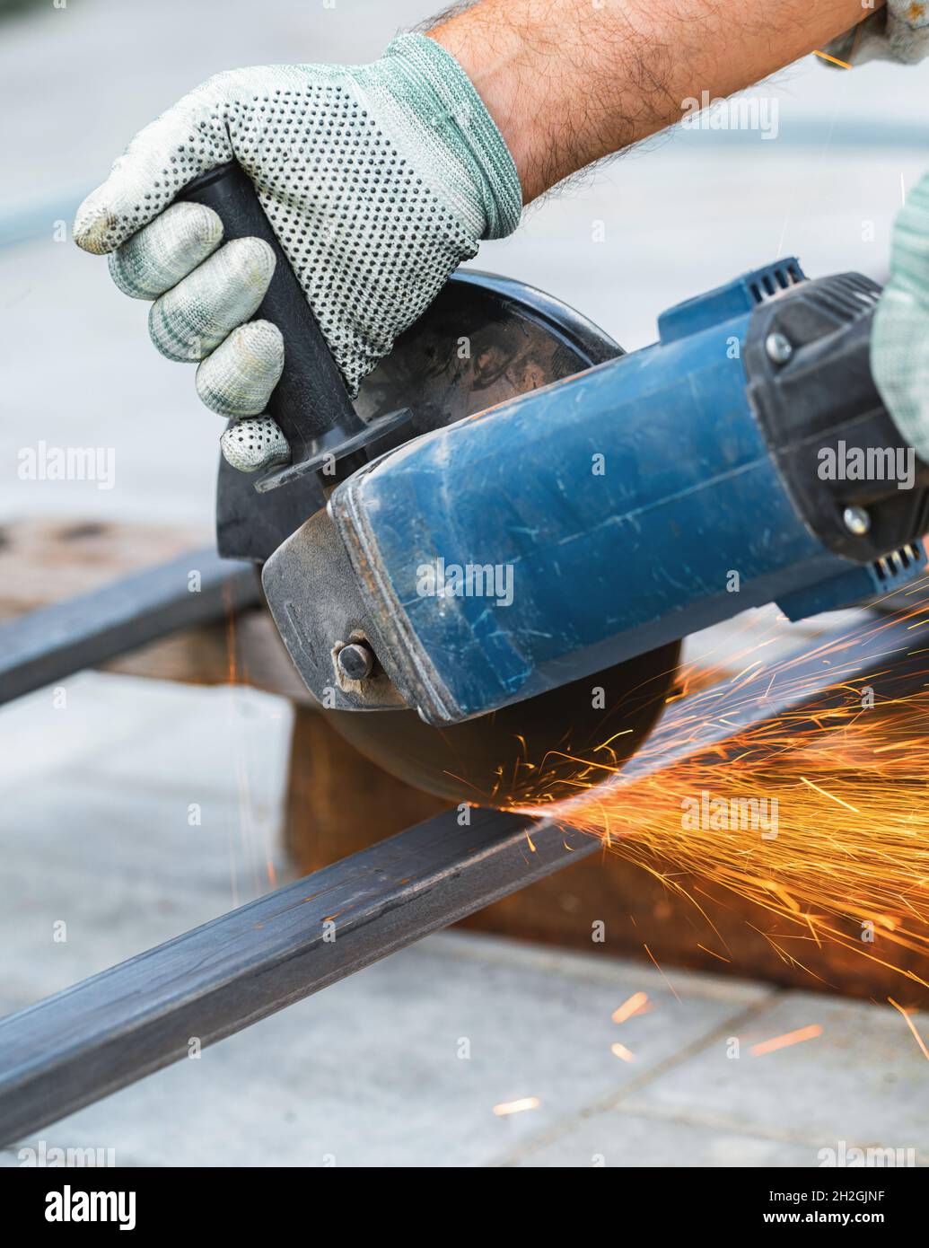 working with a circular saw cutting metal closeup Stock Photo Alamy