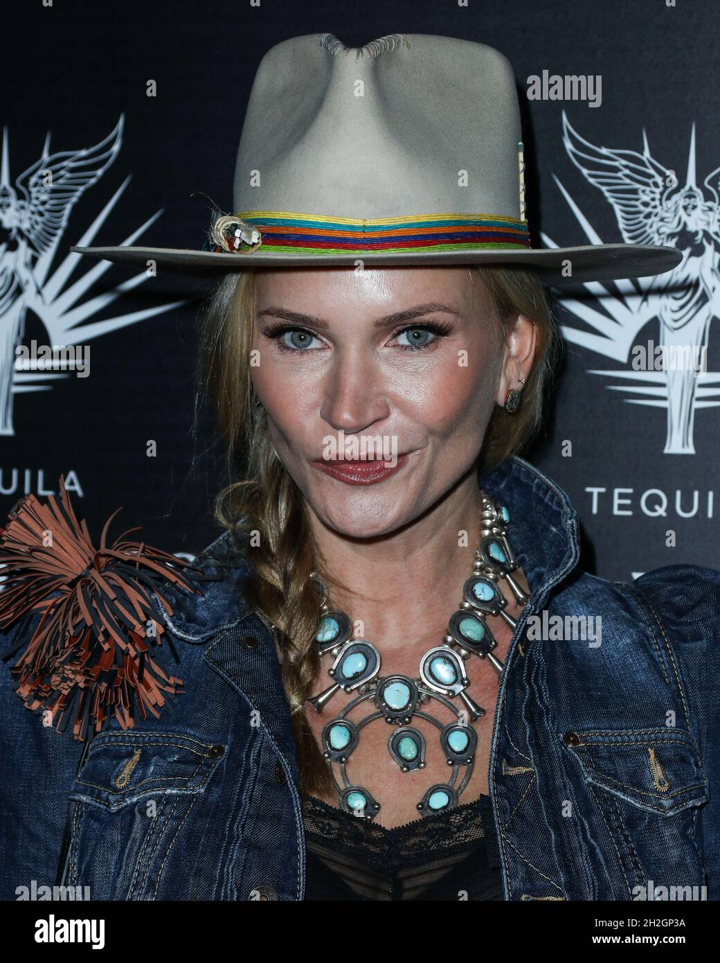 Los Angeles, United States. 21st Oct, 2021. LOS ANGELES, CALIFORNIA, USA - OCTOBER 21: Actress Natasha Henstridge arrives at Brian Bowen Smith's Drivebys Book Launch And Gallery Viewing Presented By Casa Del Sol Tequila held at 8175 Melrose Ave on October 21, 2021 in Los Angeles, California, United States. (Photo by Xavier Collin/Image Press Agency/Sipa USA) Credit: Sipa USA/Alamy Live News Stock Photo