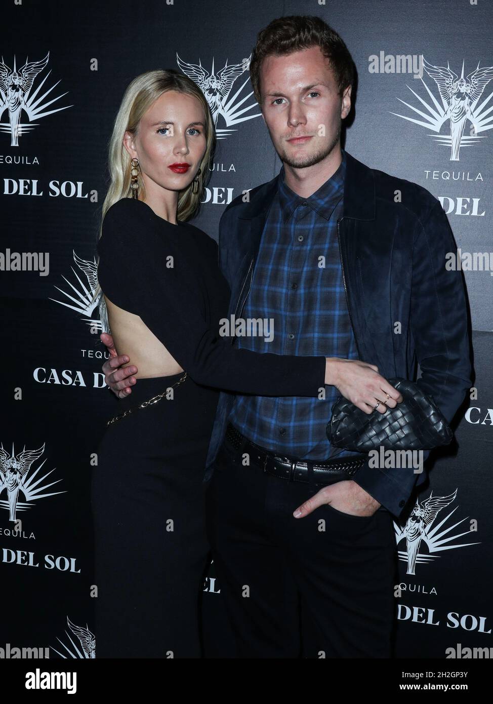 Los Angeles, United States. 21st Oct, 2021. LOS ANGELES, CALIFORNIA, USA - OCTOBER 21: Socialite Tessa June Grafin von Walderdorff Hilton and husband Barron Hilton II arrive at Brian Bowen Smith's Drivebys Book Launch And Gallery Viewing Presented By Casa Del Sol Tequila held at 8175 Melrose Ave on October 21, 2021 in Los Angeles, California, United States. (Photo by Xavier Collin/Image Press Agency/Sipa USA) Credit: Sipa USA/Alamy Live News Stock Photo