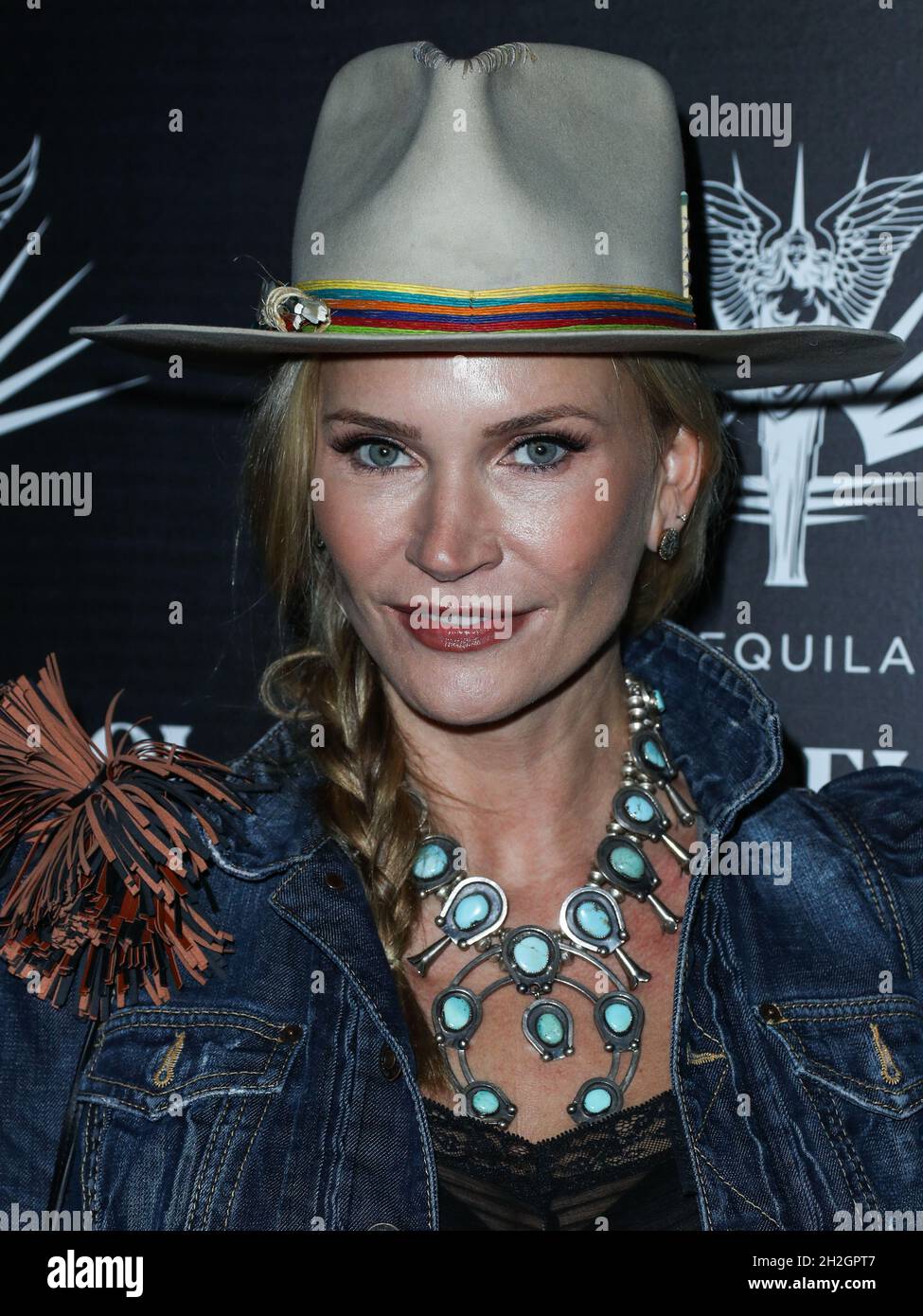 Los Angeles, United States. 21st Oct, 2021. LOS ANGELES, CALIFORNIA, USA - OCTOBER 21: Actress Natasha Henstridge arrives at Brian Bowen Smith's Drivebys Book Launch And Gallery Viewing Presented By Casa Del Sol Tequila held at 8175 Melrose Ave on October 21, 2021 in Los Angeles, California, United States. (Photo by Xavier Collin/Image Press Agency/Sipa USA) Credit: Sipa USA/Alamy Live News Stock Photo