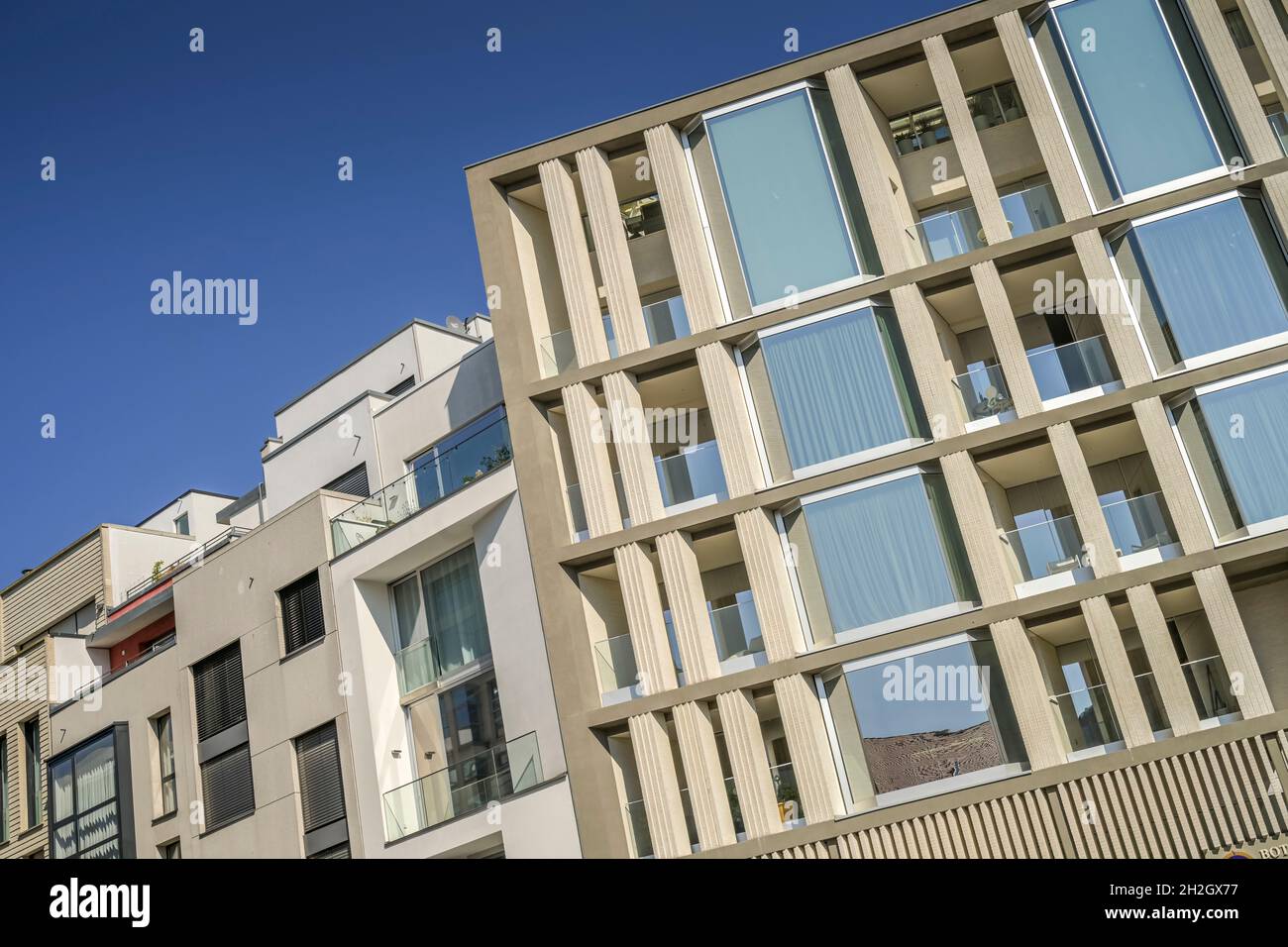 Wohnimmobilien über der Botschaft der Mongolei, Hausvogteiplatz, Mitte, Berlin, Deutschland Stock Photo