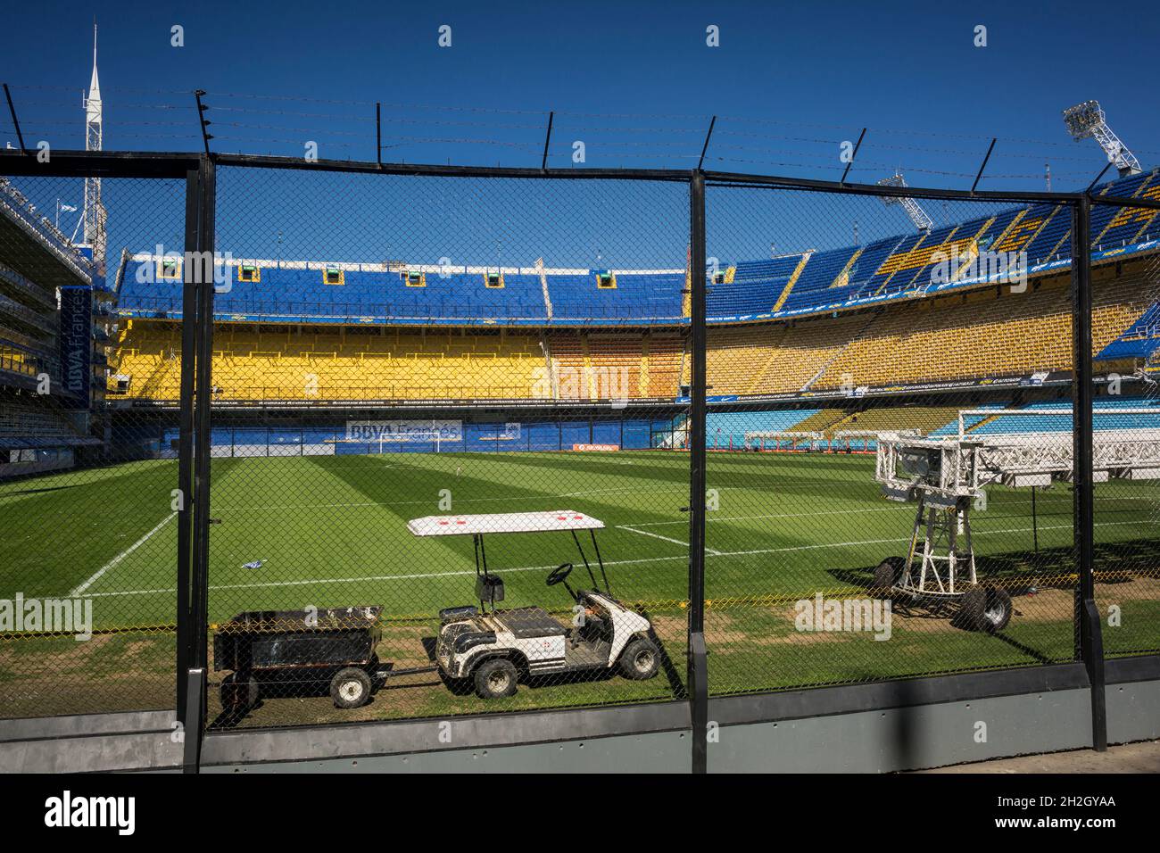 Horizontal view of La Bombonera (Boca Juniors soccer field) from the local supporters’ location, behind the reinforcing mess, in La Boca, Buenos Aires Stock Photo