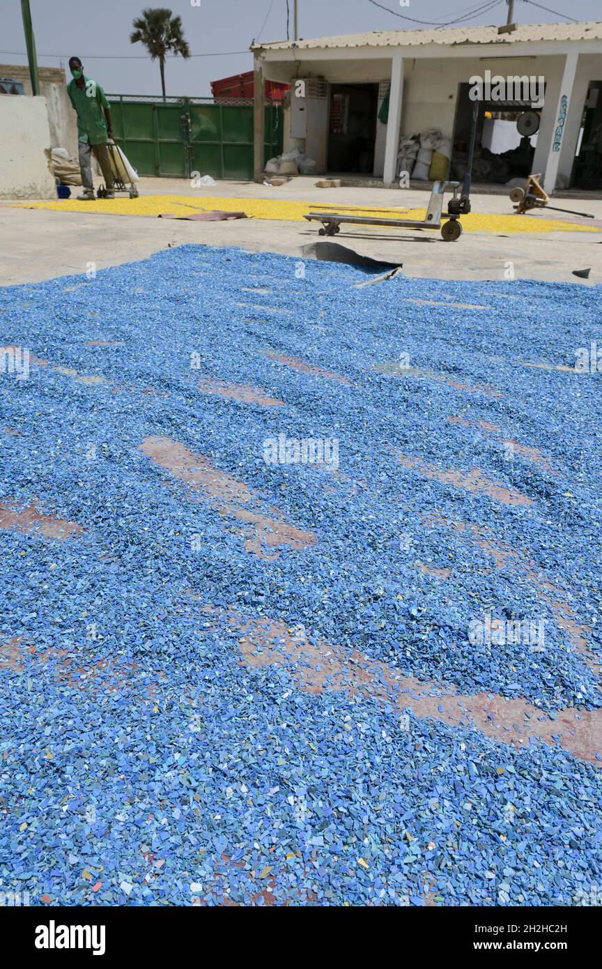 Senegal, Thies, plastic recycling from garbage, new granulate after processing / Plastik Recycling Unternehmen ProPlast Industrie, Plastik Granulat Stock Photo
